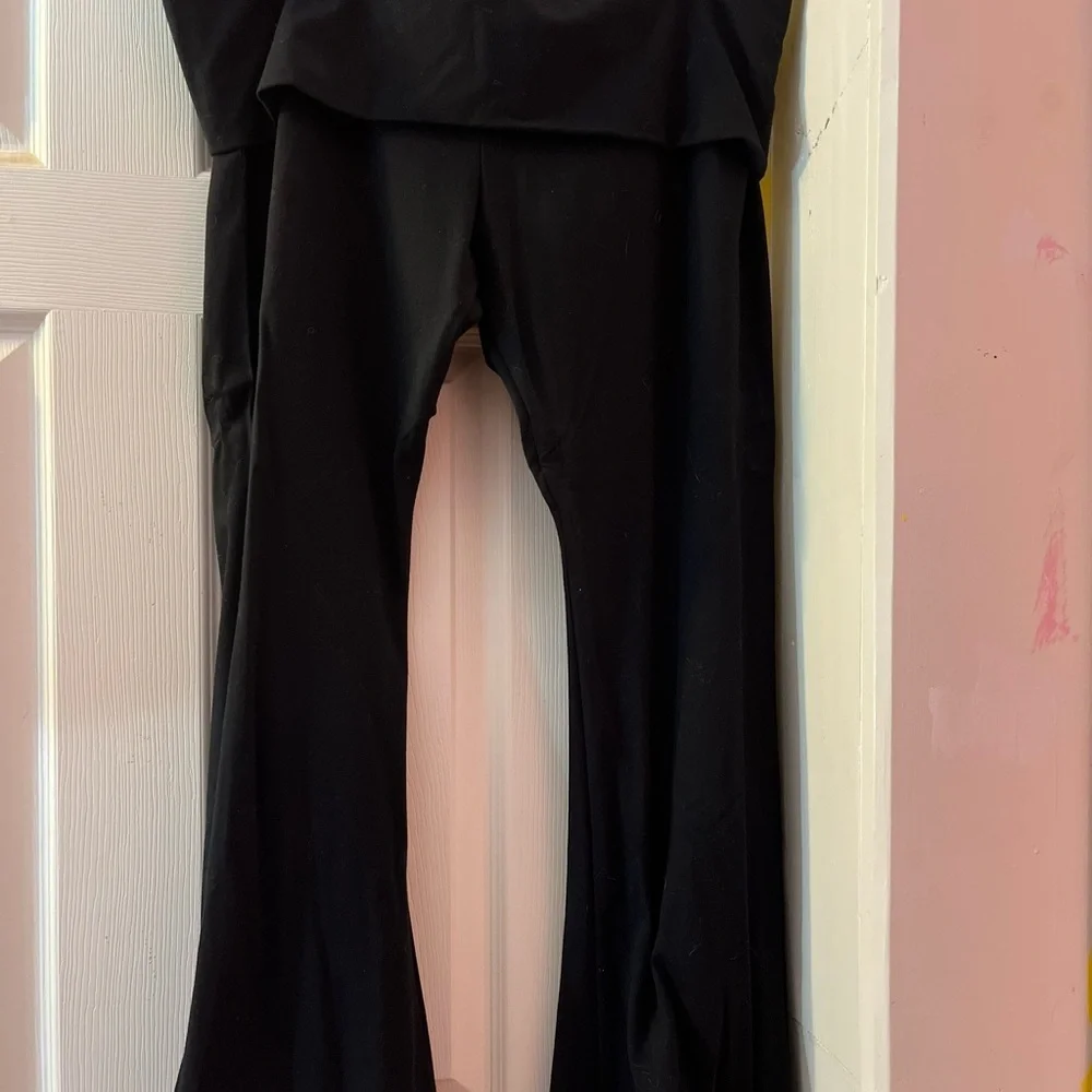 PINK Victoria's Secret Classic fold over Black Leggings - Picture 2 of 6